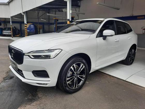 VOLVO XC60 2.0 D5 DIESEL MOMENTUM AWD GEARTRONIC